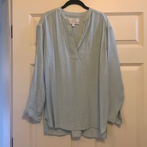 Over sized top. Tunic style.